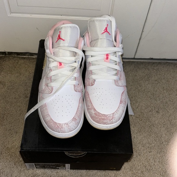 Kids Jordan 1 Low Arctic Punch/Pale Vanilla - Picture 4 of 7
